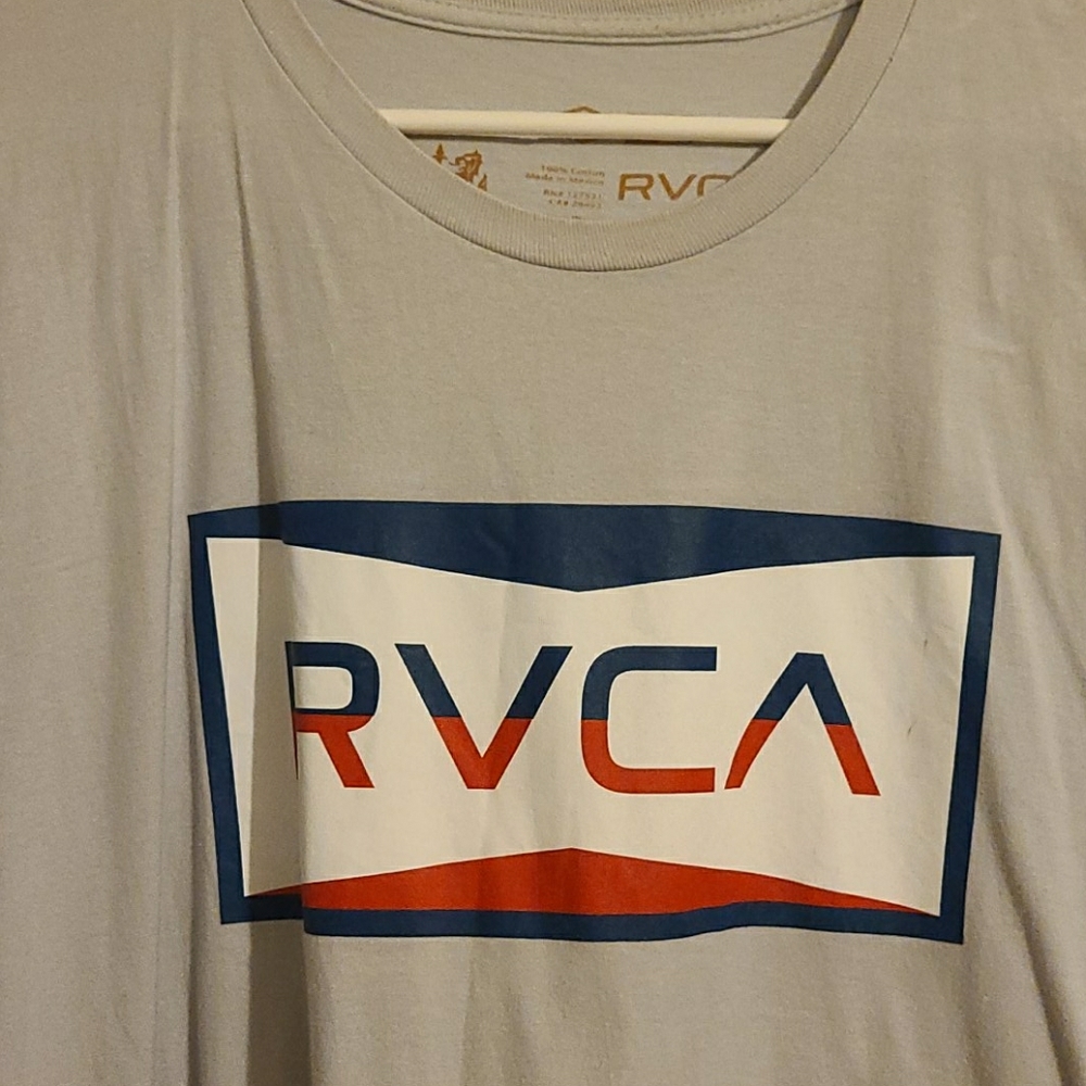 RVCA T-SHIRT